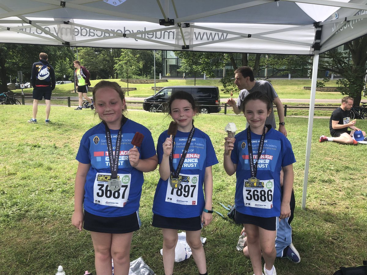 All finished with some celebratory ice creams. Well done King House. If you would like to sponsor us for <a href="/TeenageCancer/">Teenage Cancer Trust</a> please visit our just giving page tinyurl.com/srakingfunrun2… @SRASecondary <a href="/SRAPrimary/">SRA Primary</a>