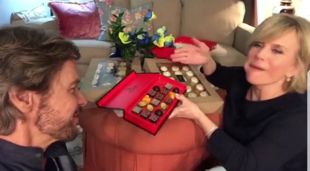 Lozza411's tweet photo. Day 10 #DaysIdol (s) "Sweets for my Sweet, sugar for my honey." #EatingSweets @nbcdays @marybeth_evans1 @officialnichols #Days #HomeSweetHome #RightAtHome #Stayla 😌🍬 🍫🍰...💞♥️🙏🙏 https://t.co/AWBh1m6CQx