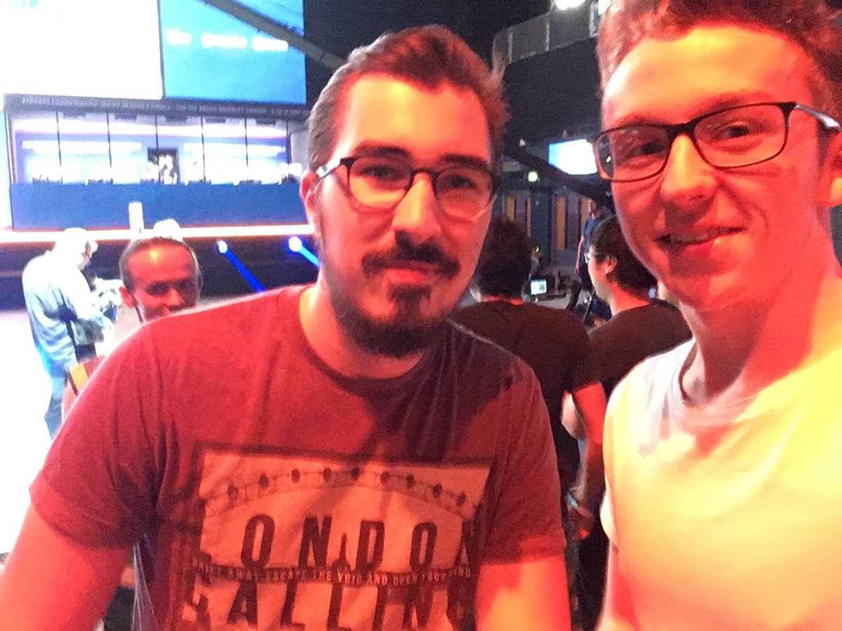 Selecttt_'s tweet image. Day One of @ecs