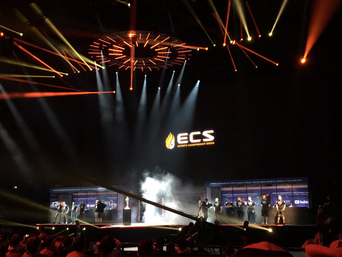 Selecttt_'s tweet image. Day One of @ecs