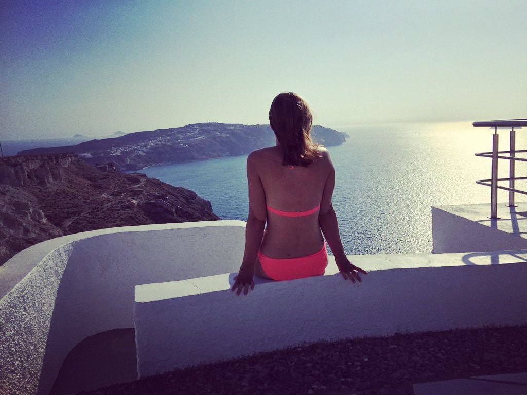 SarahJLambeth's tweet photo. Santorini dreaming 💙 #travel #daydreamer #bucketlist #vacation #timeout #calderaviews #dolphinsuites #megalochori #santorini #greece https://t.co/inhZq32Kq3