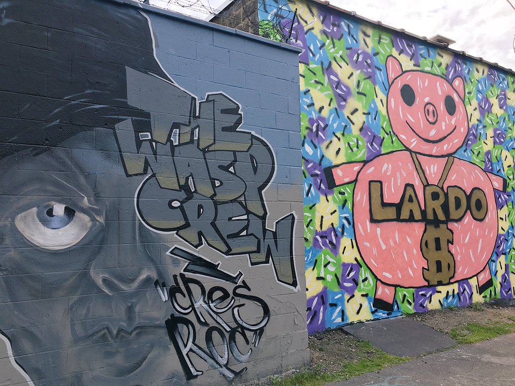 sglass771's tweet photo. Checking out the #flashwall. #graffiti #chicagograffiti #logansquare @flashabc https://t.co/WHLPM9g8po