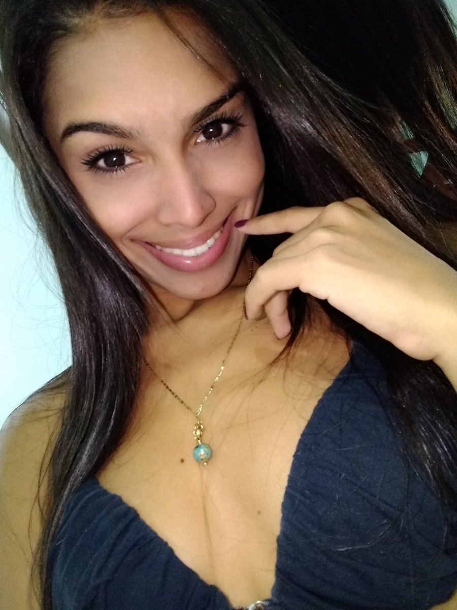 BelieneCaren's tweet photo. Que a gente nunca esqueça que o mais importante é amar...♥️🙆🏻♀️
#TARDEBOOA 😍 https://t.co/Pqc4ez5HyX