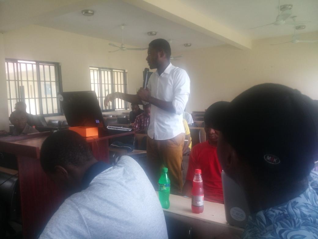 Kutajbaba's tweet photo. And this guy deserves some accolades. Learnt #java from Java Documentation. #Andela #ALC3.0 #Alcwithgoogle #Google #Alcdelta https://t.co/ckEv1ws8mi