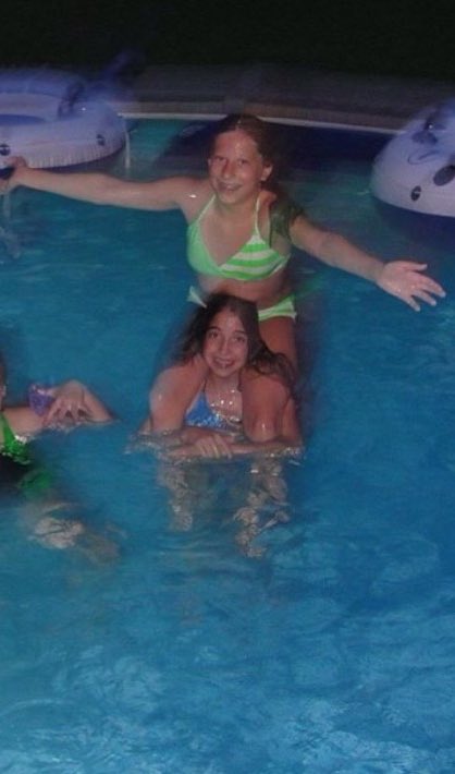 olivia__conklin's tweet photo. Happy 18th, love ya❤️ @maddiemcd5 https://t.co/FcGDZiSwEg