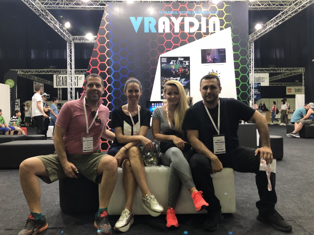 YenginDeniz's tweet photo. #vrlab #vraydin #virtualreality #CNRgamesweek https://t.co/RKc3bXYX5d