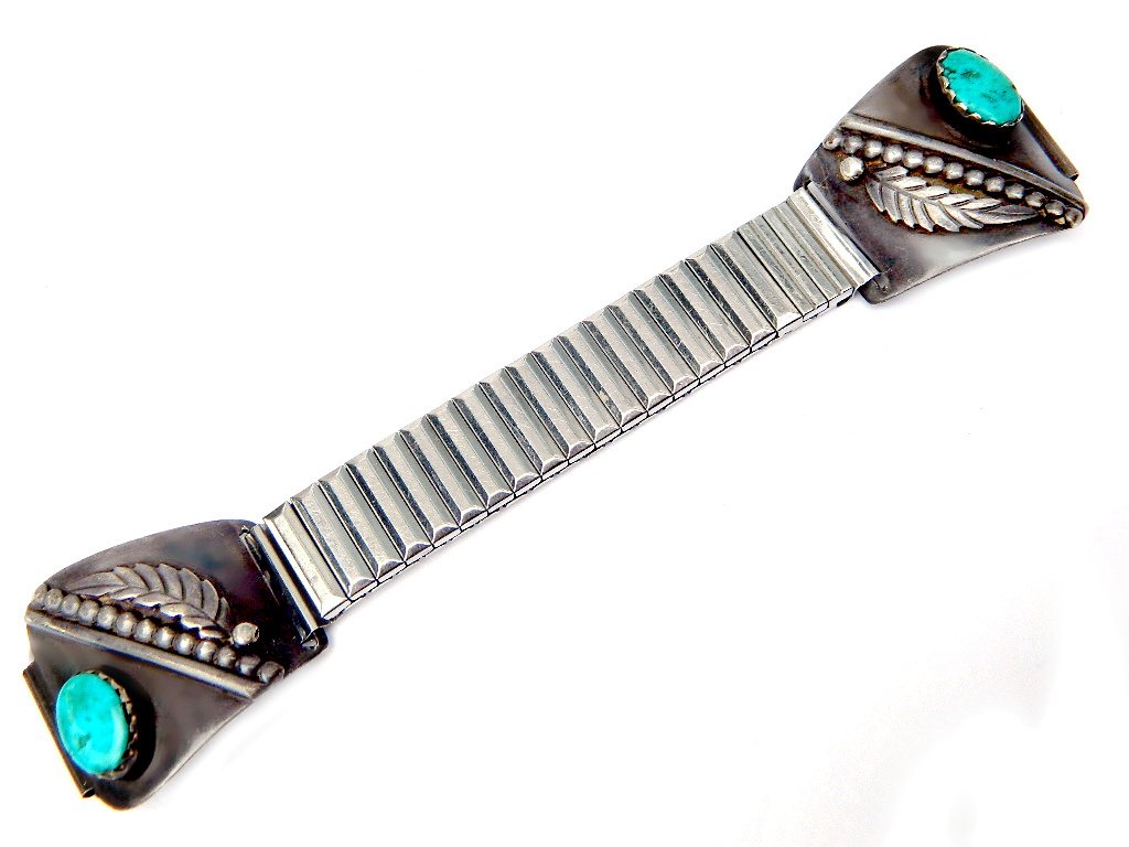 JewelryQuest's tweet photo. Navajo Cerrillos Turquoise Watch Band Santo Domingo Native American Signed Juan Pedro Garcia https://t.co/wzN96bsOmy #FathersDay #fathersdaygifts #SterlingSilver #vintagefashion #GQ #Mensfashion #etsylove #shopetsy #gotvintage #giftsfordad #giftsforhim #navajo #NativeAmerican https://t.co/KpjkOSB0cO