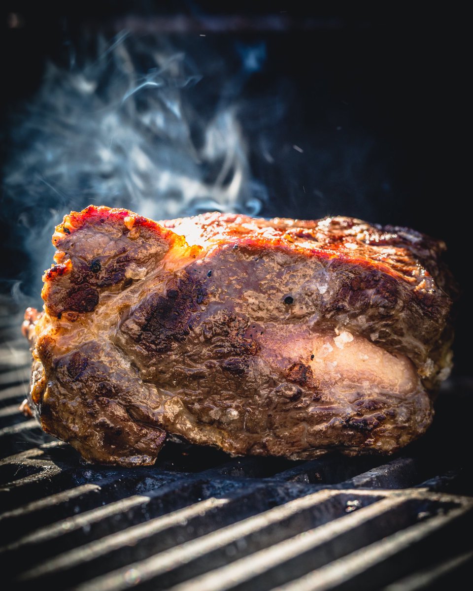 Featherblade, confit in the oven and seared directly over charcoal. One of cheapest and tastiest cuts from your local butchers. This piece beefy goodness was foraged from <a href="/butchersatdarts/">Butchers@Darts Farm</a> @DartsFarm a meatopia for those that want provenance &amp; high welfare