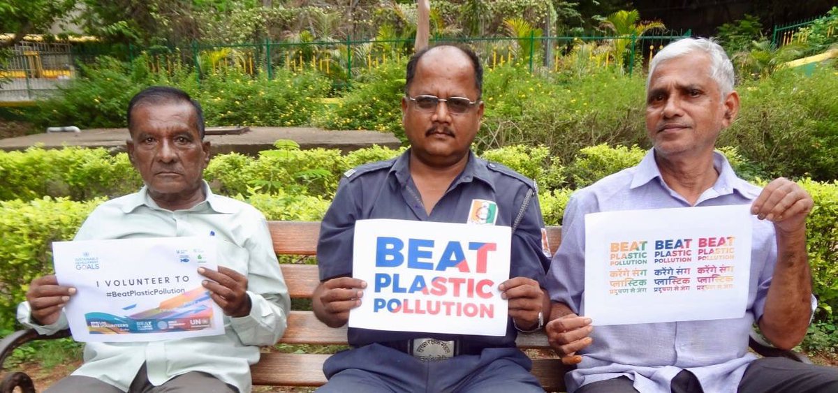 SandeshCe's tweet photo. Keeping the message of #BeatPlasticPollution in mind, I embarked on a journey to spread the same msg via an awareness campaign and a cleanliness drive on Juhu Beach, Mumbai. #UNV_India #WorldEnvironmentDay #विश्वपर्यावरणदिवस @UNV_India @UNEnvironment @UNinIndia @Moefcc @PIBIndia https://t.co/O1wY49ShmS