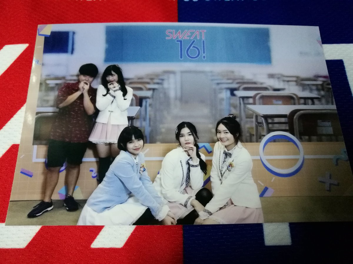 SYL_103's tweet image. กรุ๊ปA โดนเหม็นตั้งแต่ต้นจนจบ 5555😛

#sweat16 #GoSweat #mahnmooksweat16 #FameSweat16 #PetchSweat16 #NinkSweat16