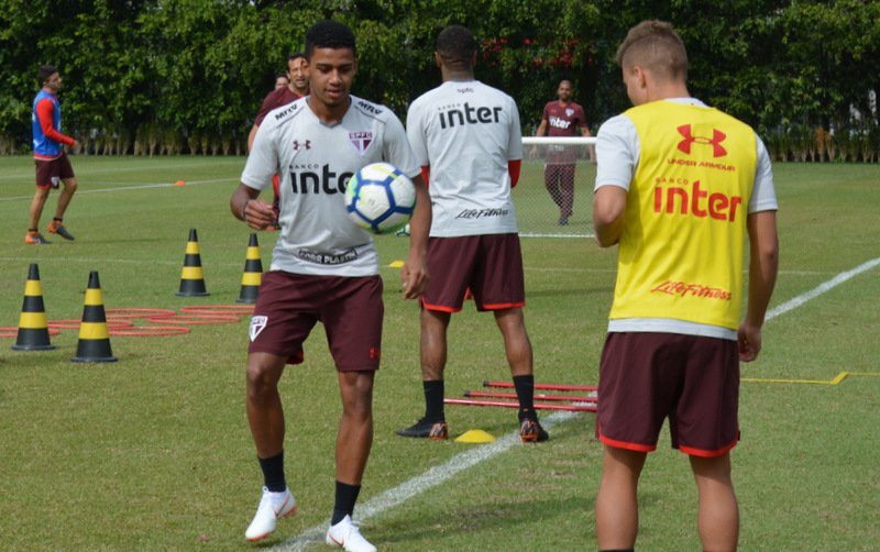SaoPauloFC's tweet photo. Com @Hudindick e @09brenner, Tricolor se reapresenta no CT da Barra Funda

https://t.co/Y1i4oObali https://t.co/wYK9ca0QGT