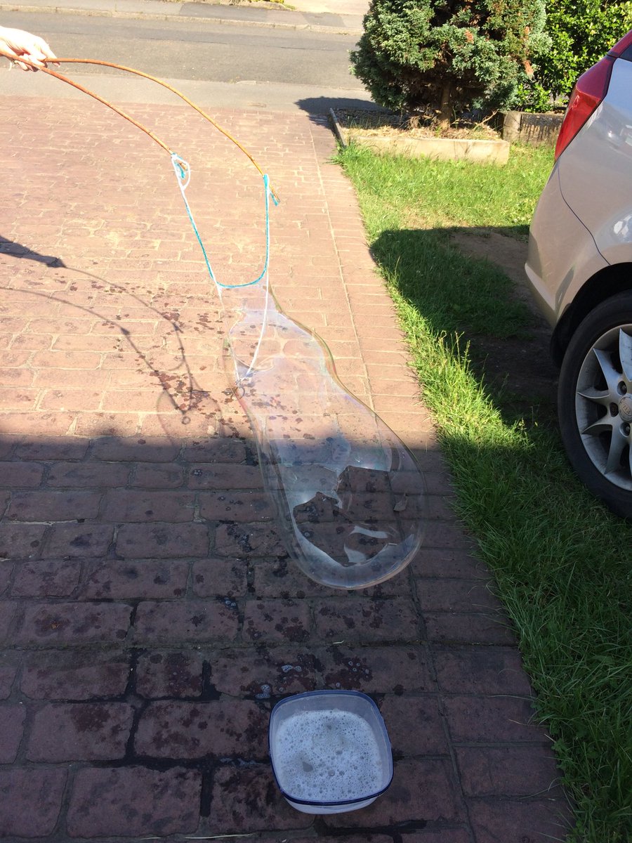 wiseowlsin5D's tweet photo. What’s better than writing reports? Making giant bubbles of course! Sure it counts as planning 😉 #bsjoutdoors #bsjscience #bsjdandt @SLMcVeigh01 @BramleyJunior https://t.co/ZsmeI5glSk