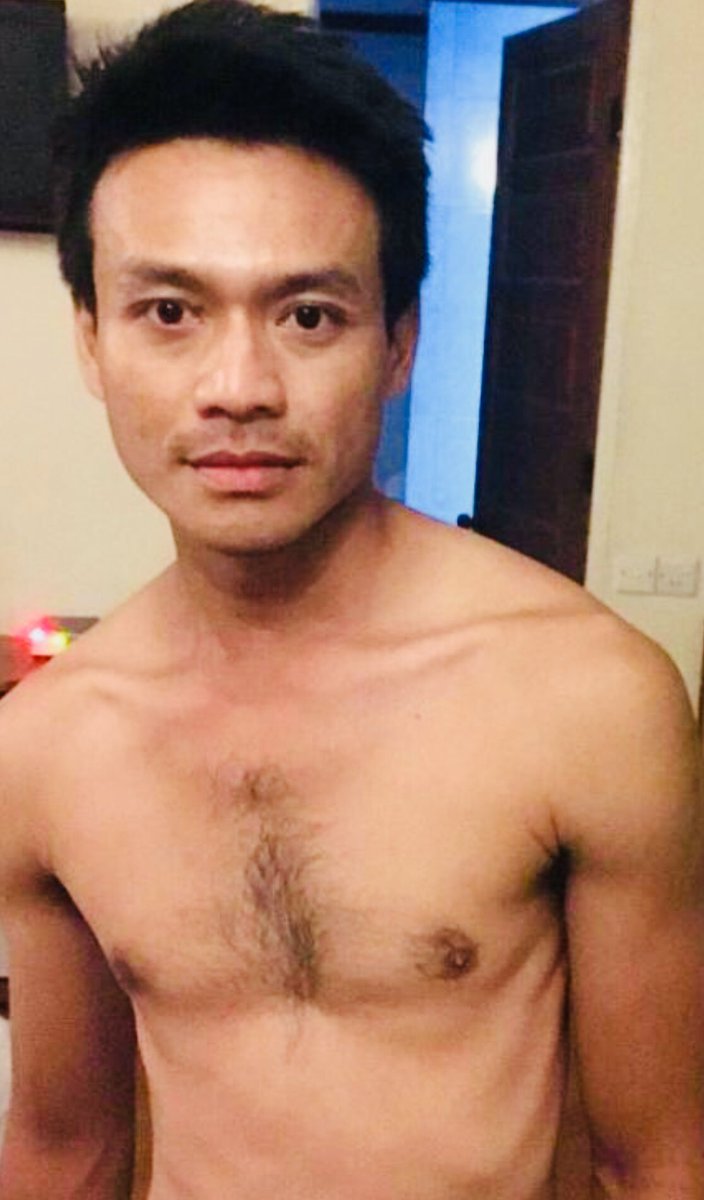 MaleMyanmar's tweet photo. ဒီအိမ္ေထာင္သည္ကိုလည္း စိတ္ညစ္ပါတယ္ ၁ခါ ၂ခါဘဲေကၽြးမိပါတယ္ ဆိုင္းမဆင့္ဘံုမဆင့္အဲၿမဲလာလာစားေနတယ္။ မိန္းမ ကေလးနဲ႔ေနာ္ ဖင္လွ်က္တာက မွိန္းလို႔အေသေကာင္း😘😍 https://t.co/Pk3LBVYMPB