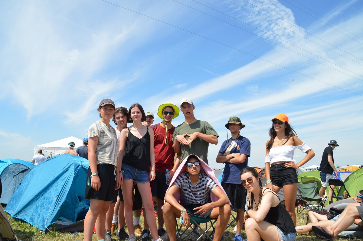dourfestival's tweet photo. Gang gang! All your buddies have their tickets? 
Enjoy the Best Friends Day promo, before today midnight!  
📷 Joshua Bonici https://t.co/HlCciXhOnH