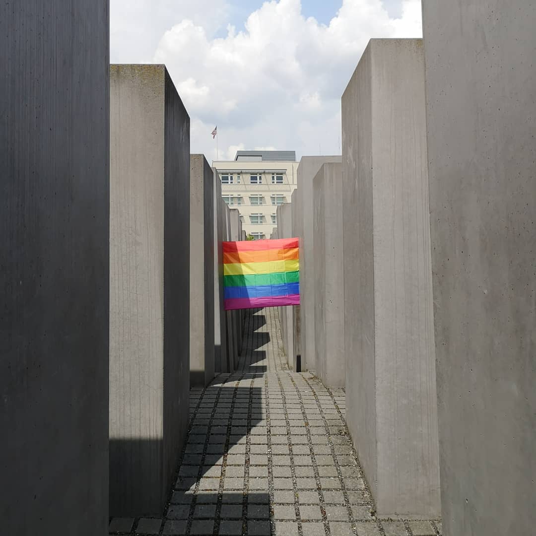 ladyAdiaa's tweet photo. In remembrance of all the gay people that weren't liberated because being gay was considered illegal back then and still is in far too many countries.

#pride #pridemonth #lgbtq #berlin #holocaustmemorial #gay #fucknazisscum #nonazis #remembrance #stophomophobia #torussiawithlove https://t.co/HkNg5vxGxq