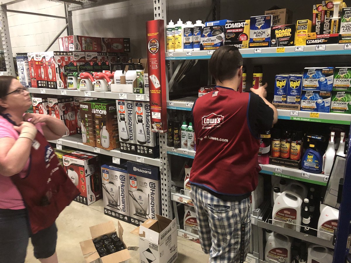 w_chubb's tweet photo. Blessed to have such an amazing team I get to work along side everyday!! Opening cashier team this morning volunteered to come In and help me downstock part of our seasonal department!! #theblufftonway #bestteaminretail @HR4Connected https://t.co/sSpXHsX8Rr