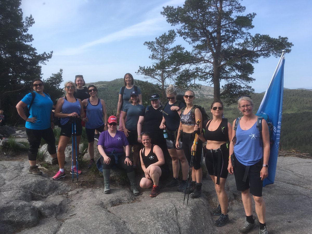 MaritDovle's tweet photo. 15 #MPC2018 members travelling up to 1500km✈️🚢🚗 to meet for the 1st time at a #peakersnorway gathering at the #pulpit⛰ Thank you @MyPeakChallenge for making us break social barriers, challenge physical limits, overcome fear of heights, and make new likeminded friends💚 https://t.co/lburTp6PYC