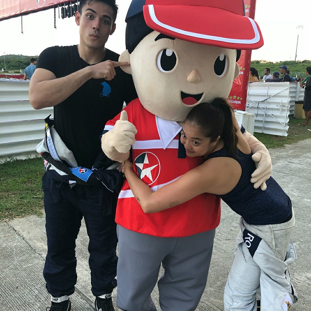 CChinita1's tweet photo. Regrann from @GabydelaMerced - Trying to bring this boy home while realizing someone beside me has an ear fetish! 😷 #celebritycarwars #historyasia - #regrann @XianLimm https://t.co/aXWC1BkK6w