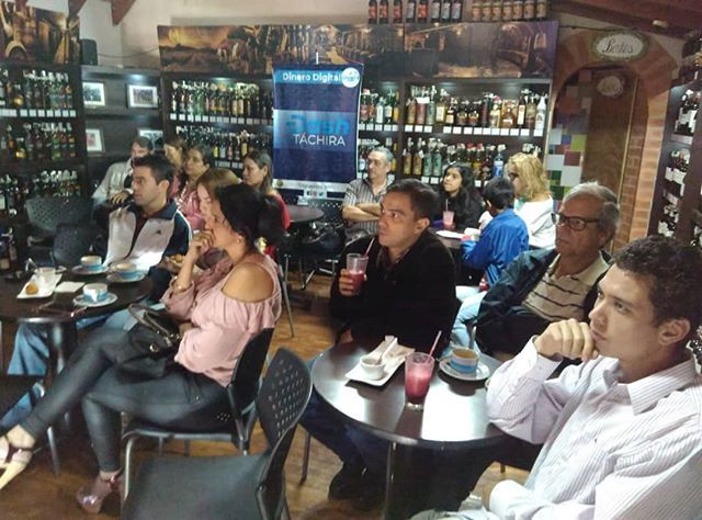 Continúa la campaña de expansión de #DashTáchira. Este domingo #10Jun se realiza el 3cer. MeetUp, en el distinguido #BodegónAntika, allí nuestros participantes disciernen sobre el enfoque legal, político y económico de #Dash y otras #criptomonedas en #Ve… ift.tt/2y09pC6