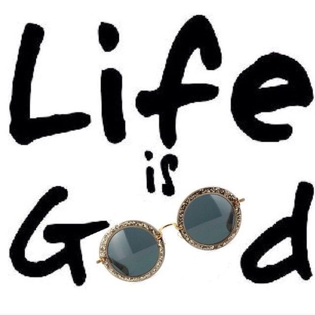 DeathByLipstik's tweet photo. @MarkClarkster @EmcallMams @Jay_Rombach @IndieMusicWomen @edgyerin @three313 @JillV373 @aperlamontiel1 @Naranoriko2 @DetroitBlonde @TathamSmith @trailhawk2013 @CinLab @kellyhart1961 @HammerDave1966 @Veronique956 Good Morning Mark & loveliesโค๏ธ DBL has been busy writing, recording and making New ROCK N ROLL!! ๐ค๐ผ๐๐ง๐๐ต๐ช๐ฝโ๏ธ Here's a Hello from my songwriters Kianna Ryan & Roz #womeninmusic #musicmakers #feelfactor #musicproduction @Kianna_Ryan @roslynn_hammond Luv you all!โค๏ธ https://t.co/sfxtHyDHqA