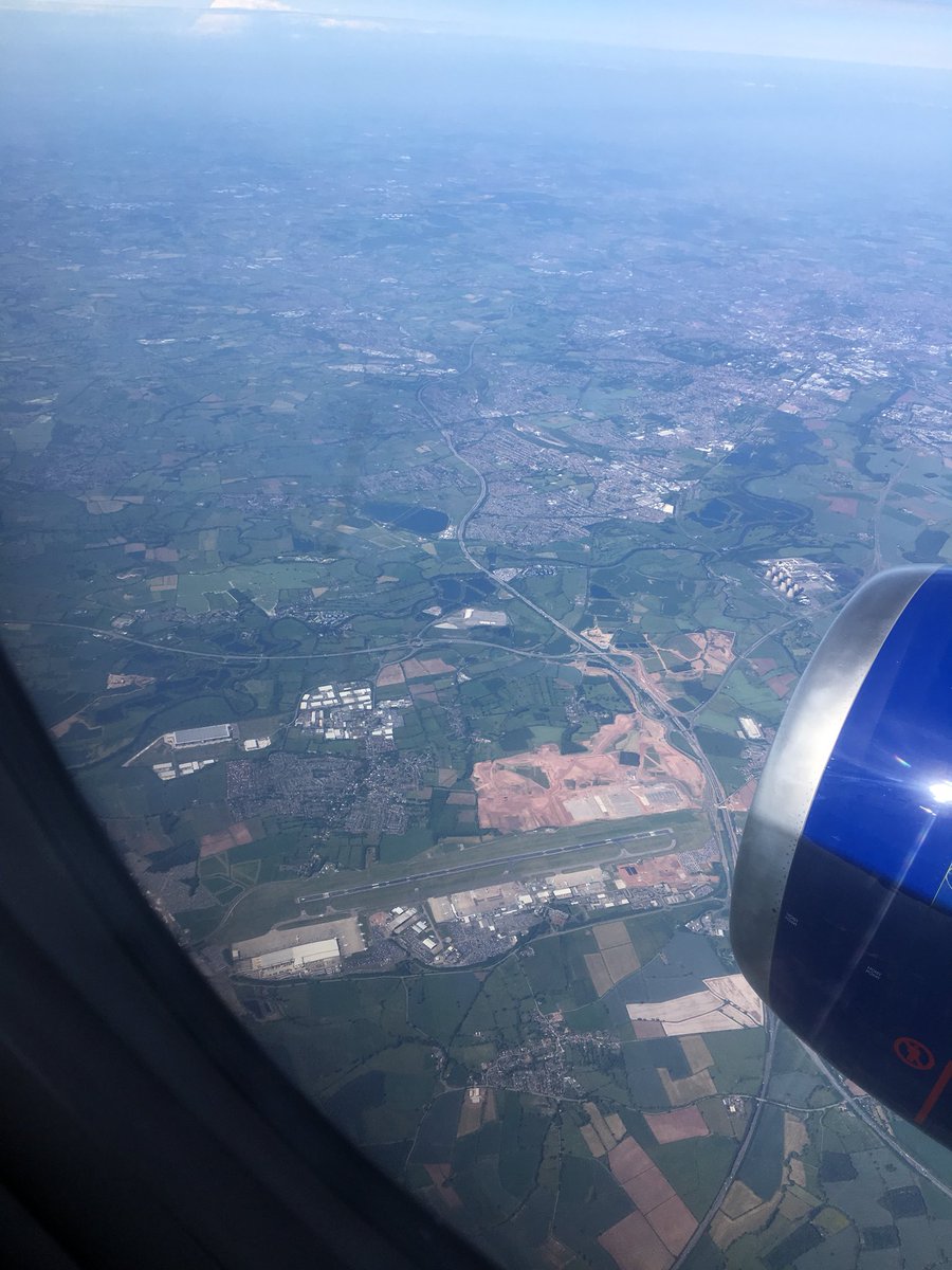 alexisk79's tweet photo. Very clear day to be up in the air #BA1396 #A320 #britishairways #avgeek #avgeeks https://t.co/qGWVPAERi1