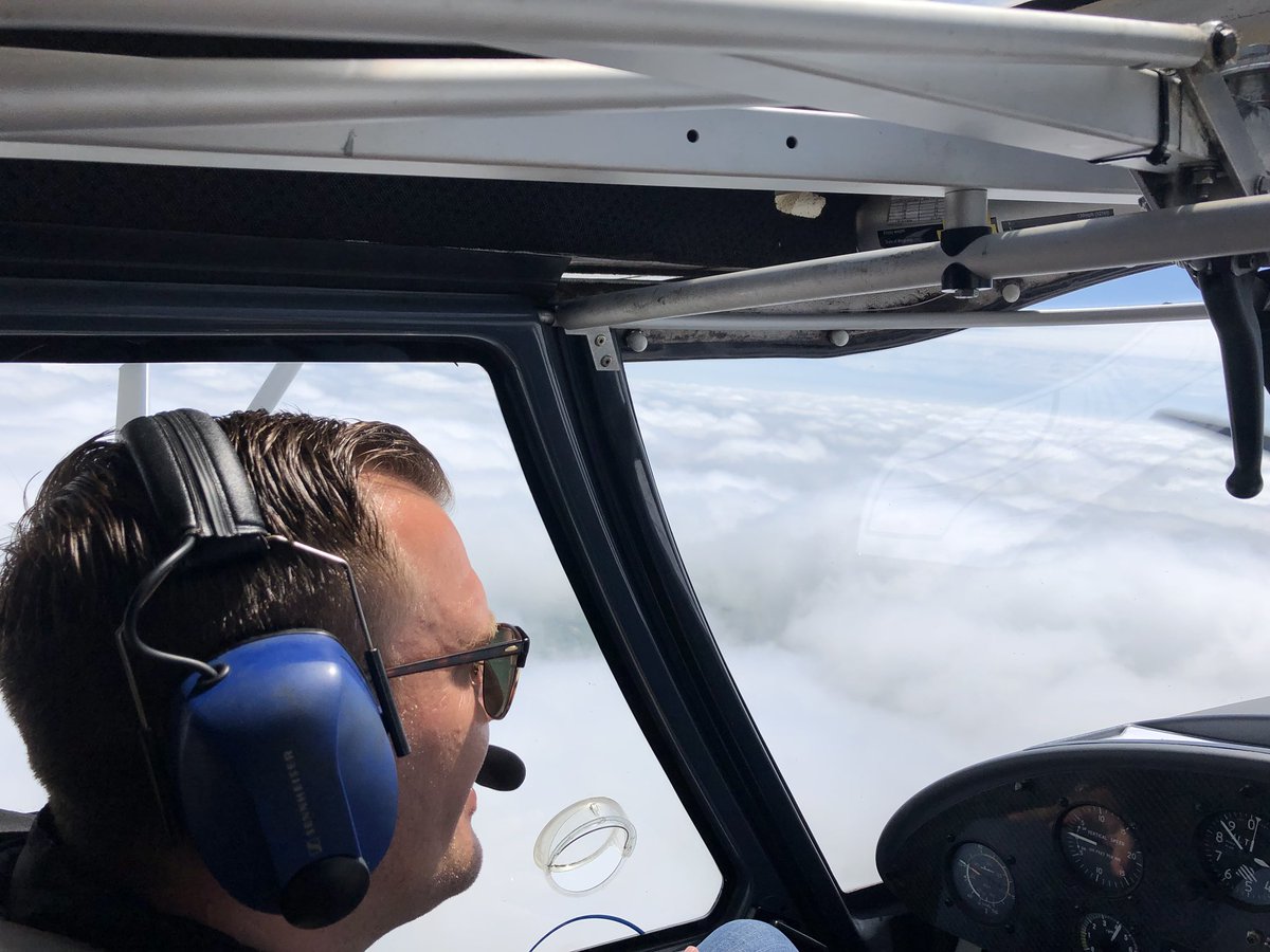 dicko79's tweet photo. @CloudbaseAir thanks Dave for the flying lesson 👍🏼 amazing!! think I’ve got the flying bug! 👨🏻‍✈️ https://t.co/E7RtN2gLGJ