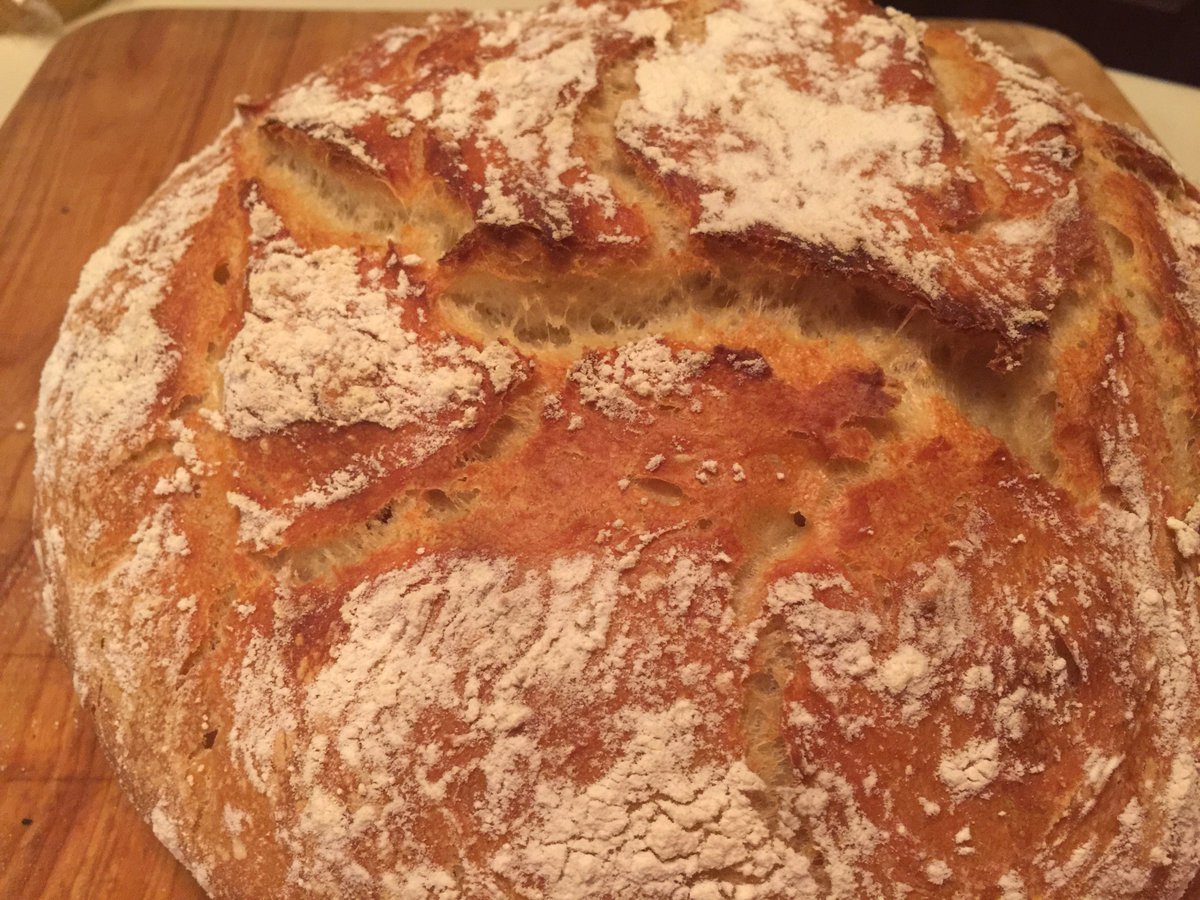 ChefContaldo's tweet image. Fresh baked bread. Finally, after so many tries we achieve a crispy, crunchy crust and a chewy soft crumb. How? #lievitomadre #Italianbread