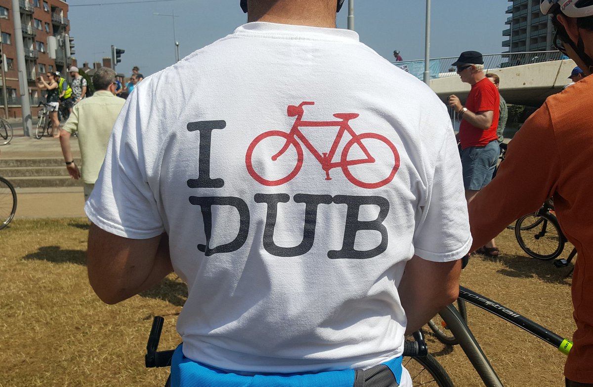 CiaranCuffe's tweet photo. Good crowd on #LiffeyCycle today. Time to channel this enthusiasm and get all political reps on board https://t.co/I2YQSaGyvx