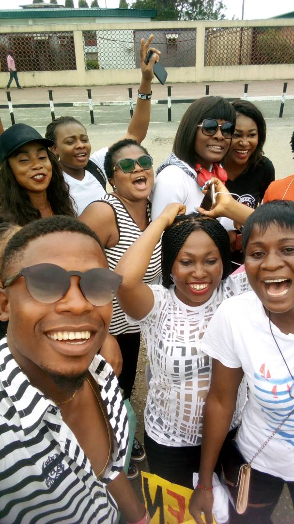 oluchi86's tweet photo. #TEAMTOLEX
ALEX IS SO humble https://t.co/JnVWF0VLl2