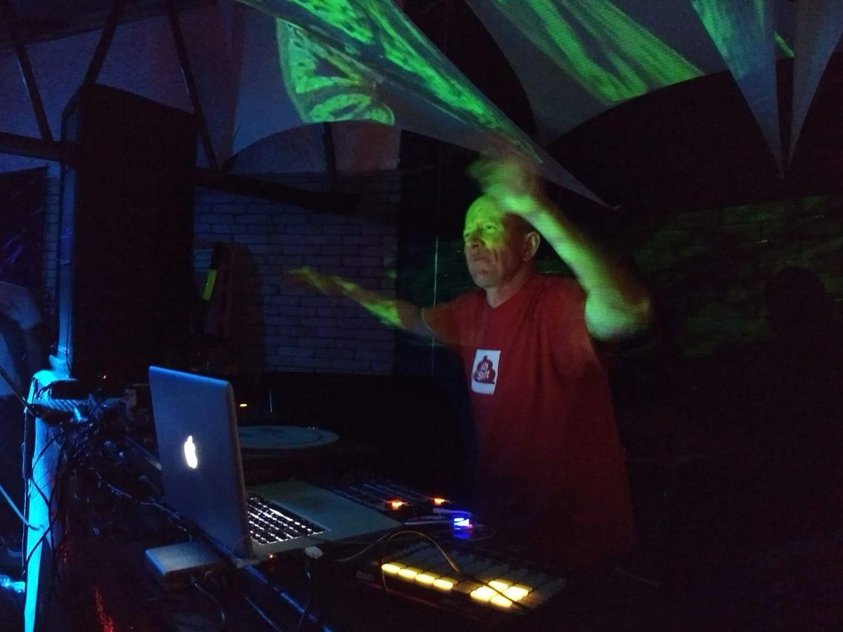 raveophonic's tweet photo. Y acรก tenemos al รบnico e inigualable #JahScoop
Tremenda bomba de set el que se mandado este seรฑor!
#AcidTechno #AcidResistance #Acid #Dub #Techno #StayUpForever
#Geezer https://t.co/Dulb76TI5w