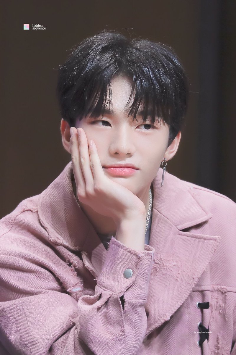 sequence_hj's tweet photo. 180407 💗

#스트레이키즈 #현진 #황현진 
#StrayKids #Hyunjin https://t.co/ZWcILTvEoo