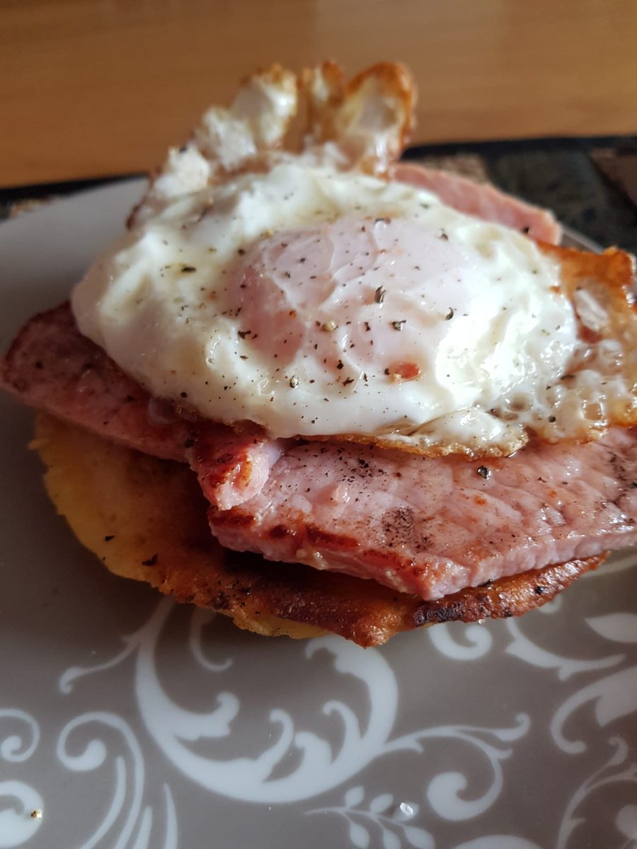 KetogenicWOL's tweet image. Sunday Keto Breakfast #eggs #90secondbread #bread #Gammon #butter #keto #ketodiet #loseweight #glutenfree #HealthyLiving #HealthyEating #foodforthought #Foodtak #foodporn #foodpics #LCHF #breakfast #snack #lowcarb #highfat