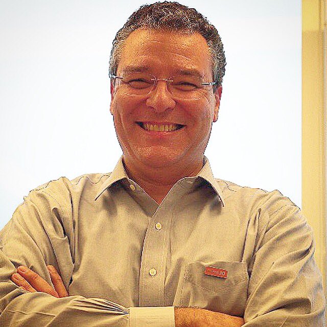 partidonovo30's tweet photo. Marcelo Trindade é o pré-candidato do NOVO ao governo do Rio de Janeiro.

Advogado de 53 anos, professor do Departamento de Direito da PUC-Rio, é ex-presidente da Comissão de Valores Mobiliários. É casado e pai de três filhos. Nasceu e sempre viveu na cidade do Rio de Janeiro. https://t.co/PsBbg0o0ez