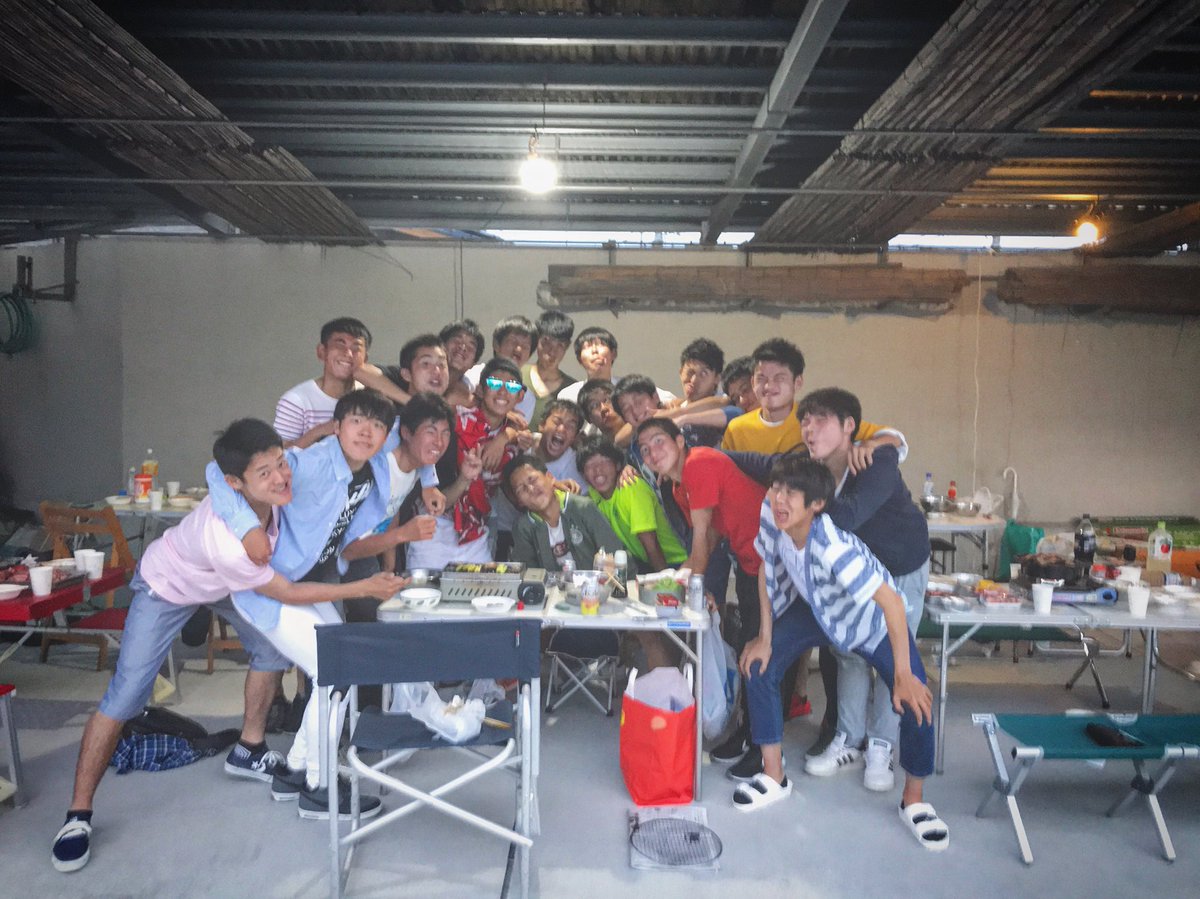 Cc5cbG's tweet photo. 6.10!
今年もテルの家でBBQ🍖
最高に幸せでした!!プレゼントも最高すぎ!
サッカー部2年のみんなありがとう！🙏 https://t.co/Yxn4ouoHyE