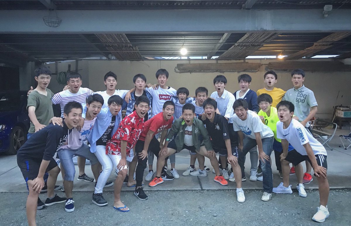 Cc5cbG's tweet photo. 6.10!
今年もテルの家でBBQ🍖
最高に幸せでした!!プレゼントも最高すぎ!
サッカー部2年のみんなありがとう！🙏 https://t.co/Yxn4ouoHyE