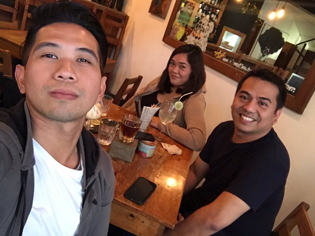 JabsBolok's tweet photo. Keeping warm on a stormy day with my @freemanilatours fam #ElementBar https://t.co/ilz6bScysl