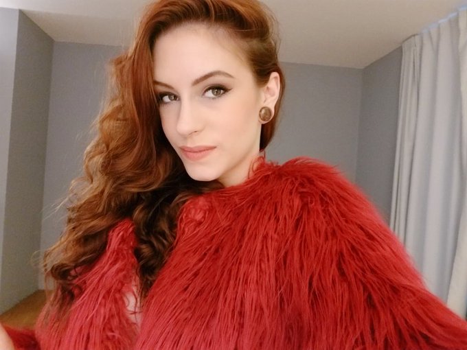 Yesterday on set 💋 https://t.co/rnfWnNkWxF<a href="/tag/bts"class="tags"><span>#bts</span></a>