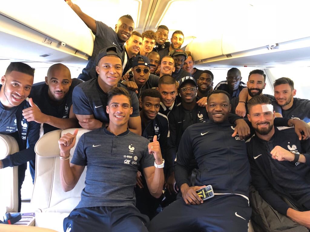 KMbappe's tweet photo. 🇷🇺🏆✈️  @equipedefrance https://t.co/6RswdDhEKH