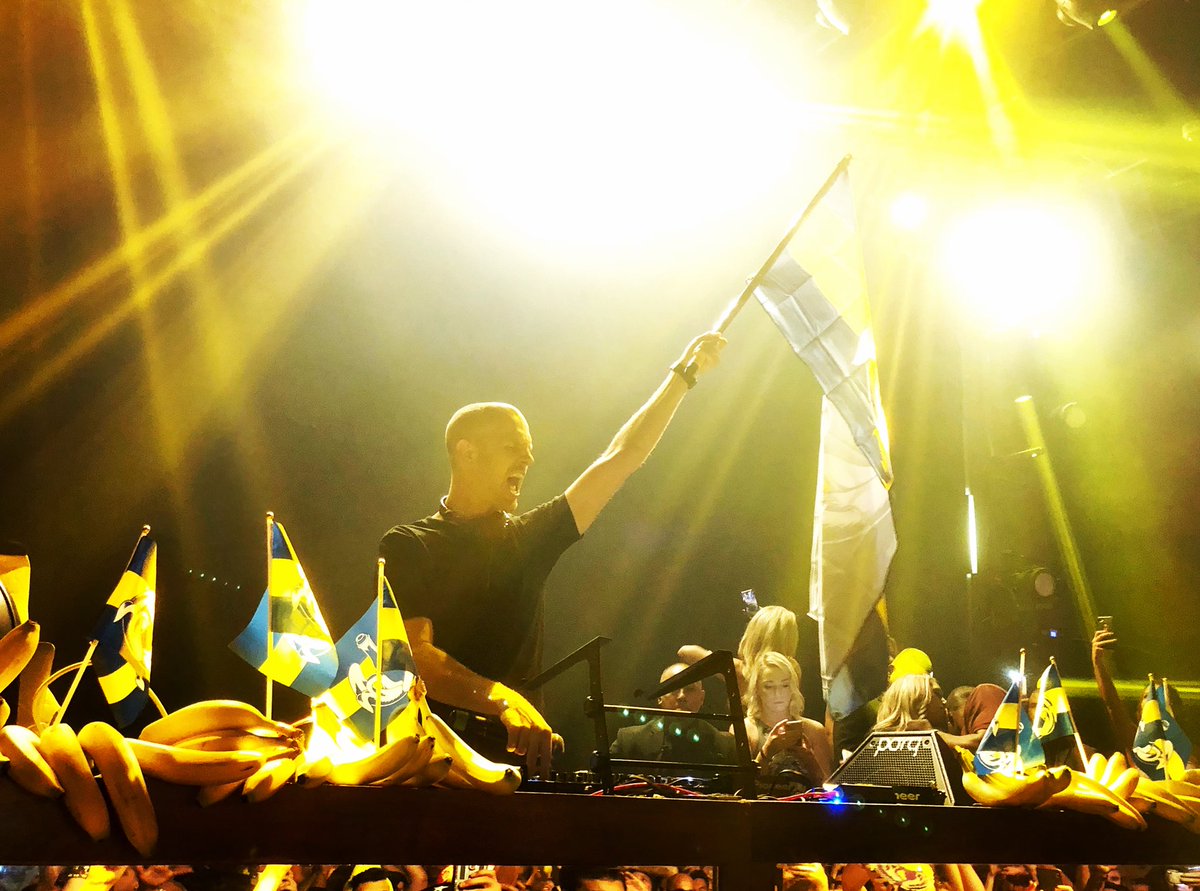 MataHaji's tweet photo. There will always be a light at the end of a tunnel. A @dadalife light! #yellowisthecolorofhappiness #dadalife #dadaland #happyfacemusic #ournation #sweden https://t.co/h3SCHtkXFP