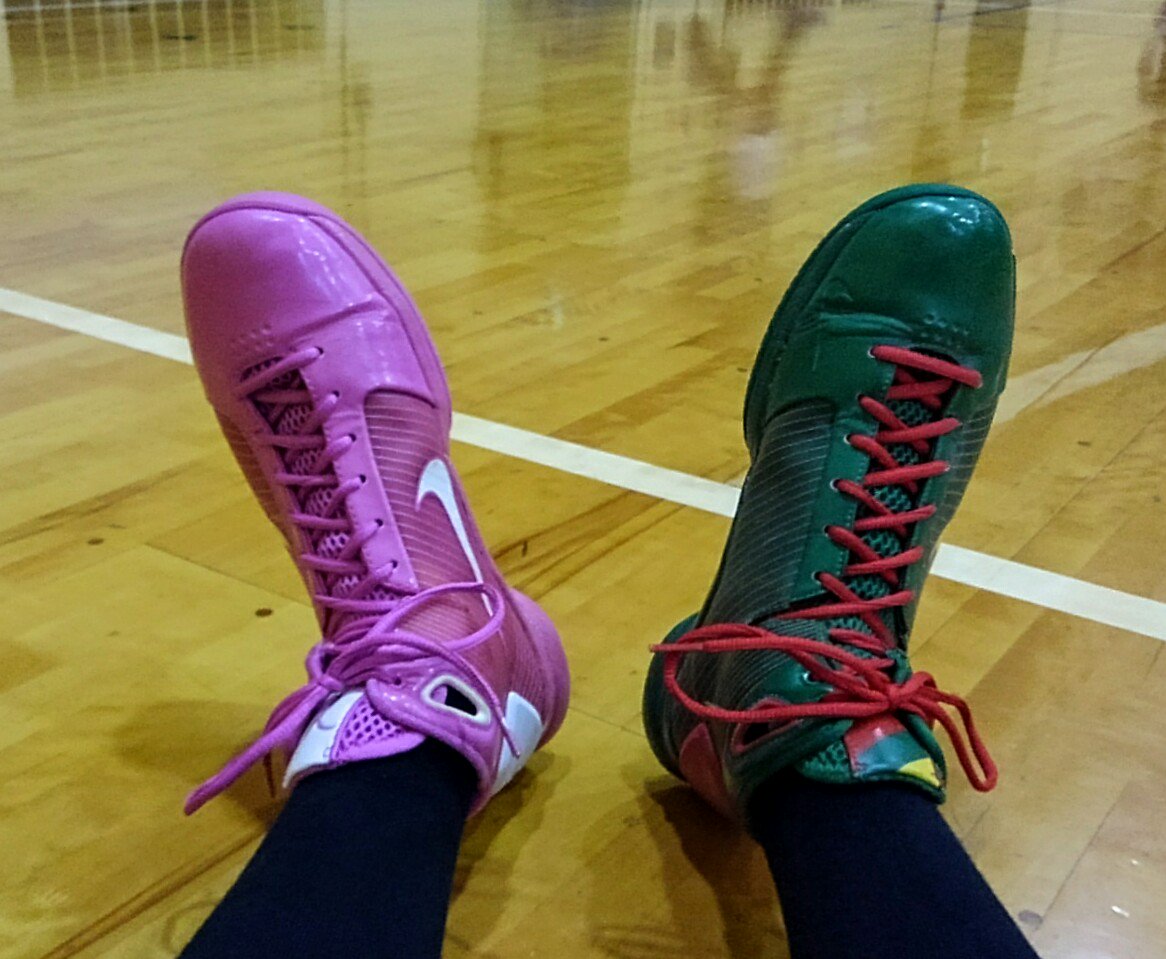 carter_AF1's tweet photo. 今日の相棒。
久々。
まだ履ける。
#HYPERDUNK2008 https://t.co/lzdNWsHJXl