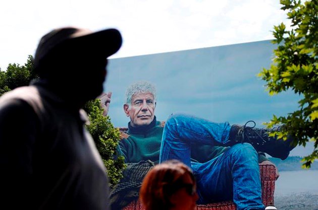 Bourdain's death means loss of a voice for immigrant workers.  ottawamatters.com/world-news/bou… https://t.co/NyXL7dDAVy