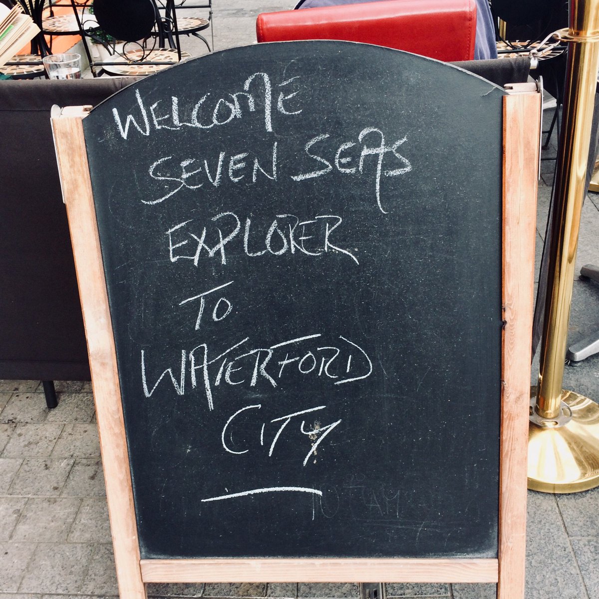 WatVCCentre's tweet photo. Welcome to #Waterford day to our visitors from the from the #sevenseasexplorer 😎 #cruise #volunteerireland #welcomeambassadors https://t.co/vOTMn7TSfb