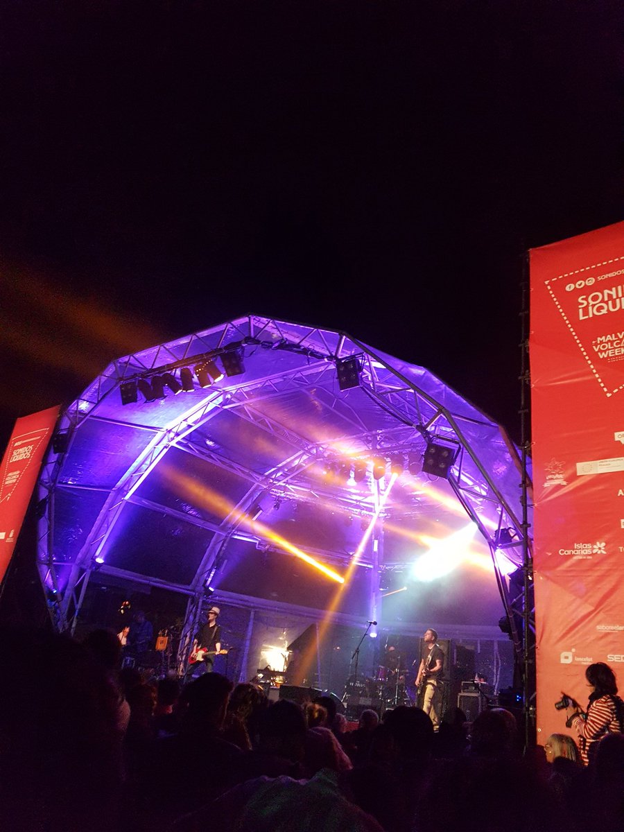PeedeeLanz's tweet photo. #bodegalageria @SonidosLiquido #thefratellis #elipaperboyreed #nochefantastico #Bermejo #cerveca #amigos #Lanzarote #islascanarias https://t.co/q1XMUPlh9b