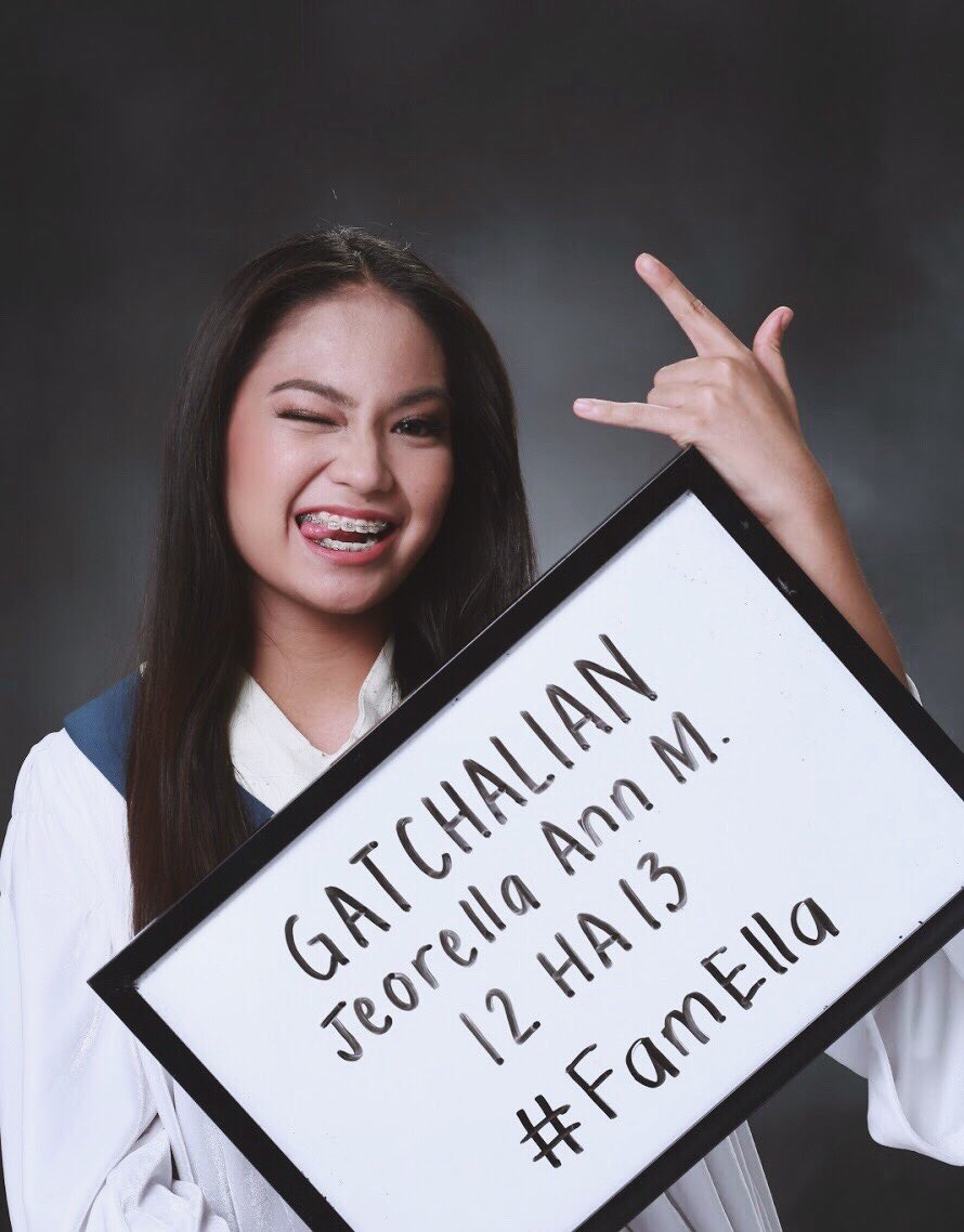 gradeschool: salutatorian
junior high school: principal's lister
senior high school: student-vlogger 😂 with silver🥈..play button aWaRd ▶️to followHAHAH #Happy100KFamElla💛

im wrappin up my schoolyear in a diffrent way dis year but no regrets! SHS GAVE ME DA HIGHSCHOOL LIFE💯