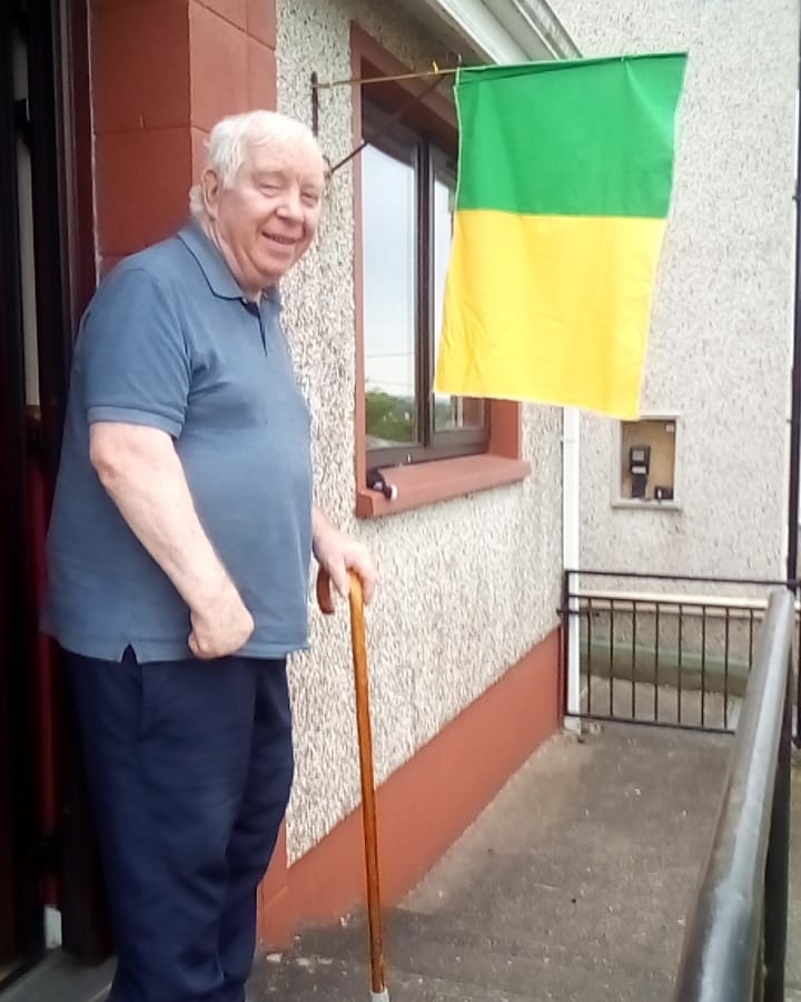 helenamcginnity's tweet photo. Donegal playing in town always brought a buzz to our house, today is no different! Mammys heart never left Inishowen, we'll continue to fly the flag for her! Good luck Donegal.. 💚💛 #formammy #Donegal #ulstersemifinal https://t.co/g1BQq5TweB