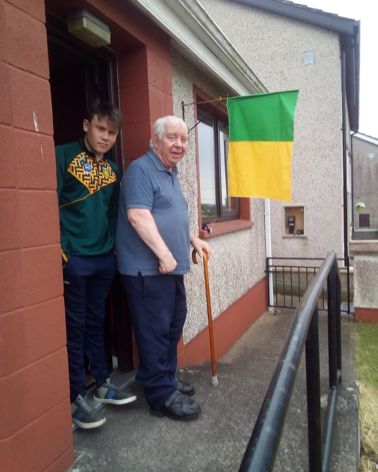 helenamcginnity's tweet photo. Donegal playing in town always brought a buzz to our house, today is no different! Mammys heart never left Inishowen, we'll continue to fly the flag for her! Good luck Donegal.. 💚💛 #formammy #Donegal #ulstersemifinal https://t.co/g1BQq5TweB