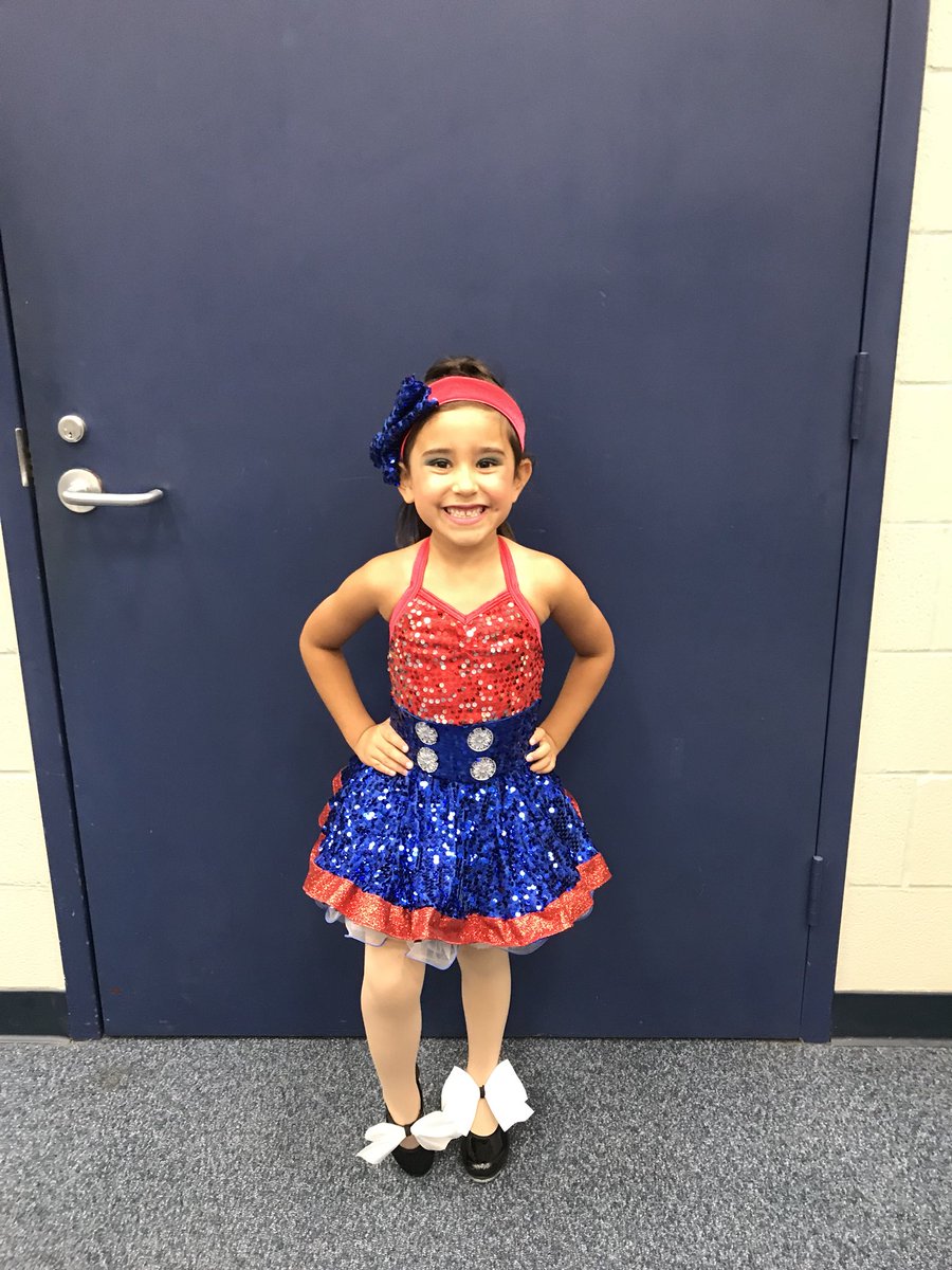 NoraRod82252120's tweet photo. Recital 2018 in the books for this little lady 🤩👯♀️ #ExploreWells #STPAC https://t.co/ibTmlv2oJd