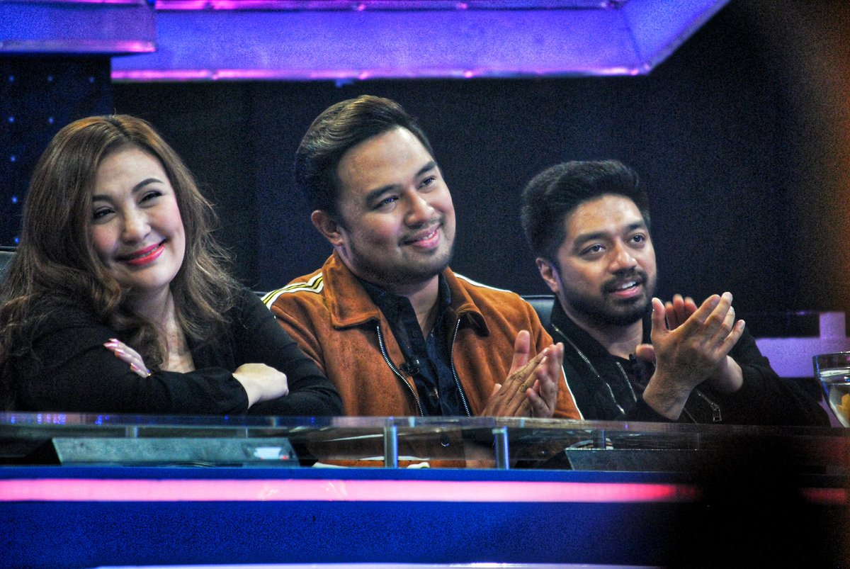 theresecasas's tweet photo. Good Vibes lang kasama ang ating jury!
@jedmadela @YourFacePH #YFSFKHighestLevel https://t.co/QUdCqbQWCP