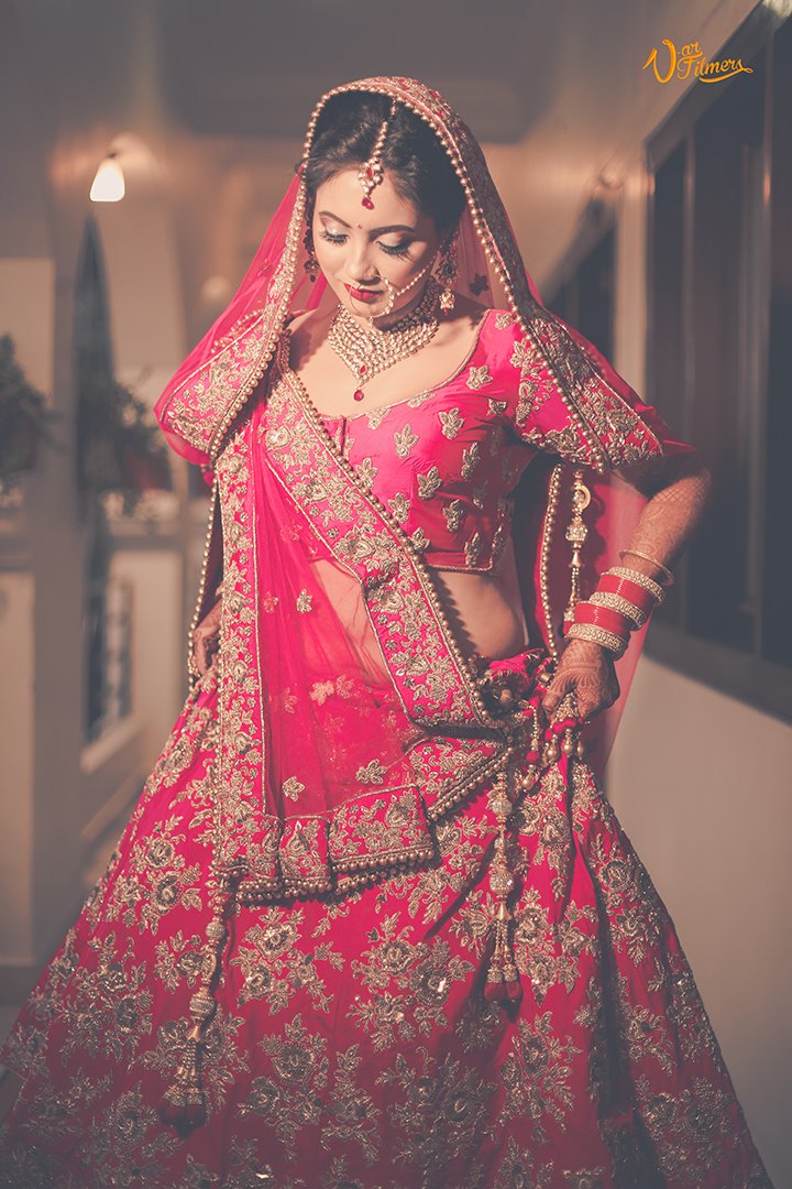 Spot your ideal picture begin a bride.

Picture Credit V-AR Filmers

#Bollywood #Wedding #PinkLehnga #Bride #Beautiful #BridalShopping #BridalDress #AsianWedding #Photography #Photoshoot #WeddingPhotography #EventExpert360