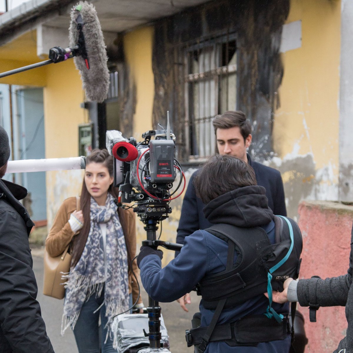 CaglarErtugrul's tweet photo. Güzel dostluklar güzel anılar biriktirdik. 
Her geçen gün işini en iyi şekilde yapmaya çalışan kamera arkasındaki ve önündeki herkesi tebrik ediyorum. Son derece başarılı ve özveriliydiniz. Zorluklara rağmen bizlere guvenini eksik etmeyen Avşar filme teşekkür ediyorum. https://t.co/5yZyA3WipD